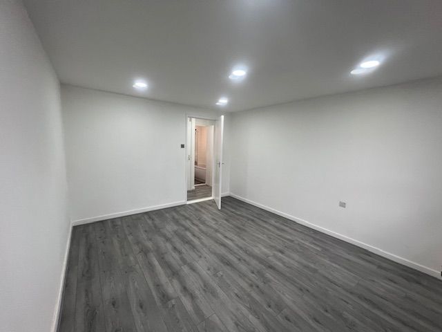 Property photo 1 of 9 Living Room