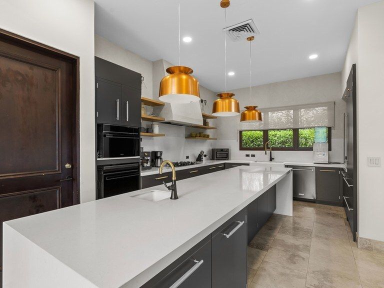 Property photo 3 of 12 <Alttext/>