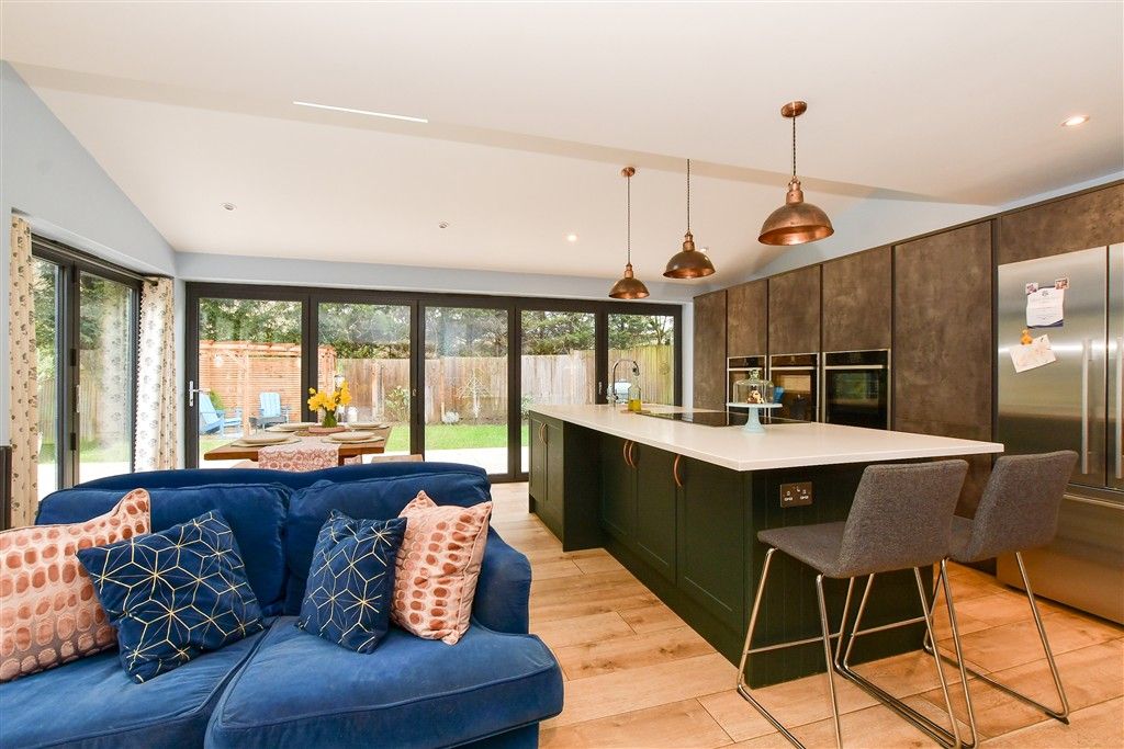 Property photo 3 of 13 Kitchen/Dining Room