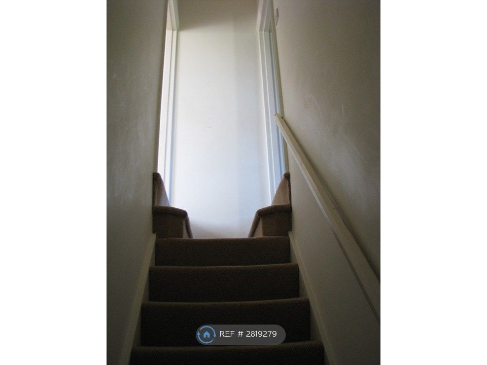 Property photo 3 of 13 Landing