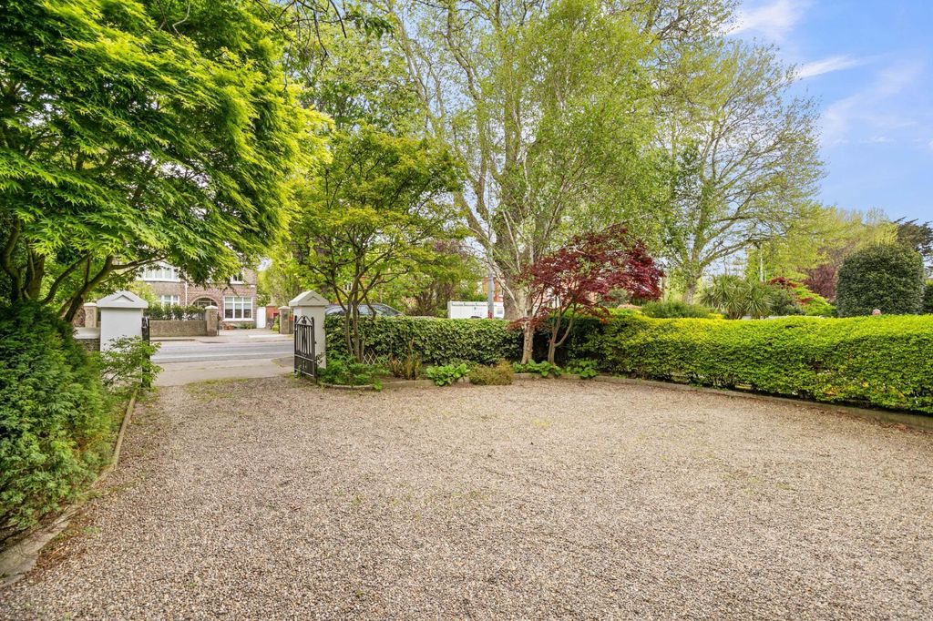 Property photo 2 of 24 Images