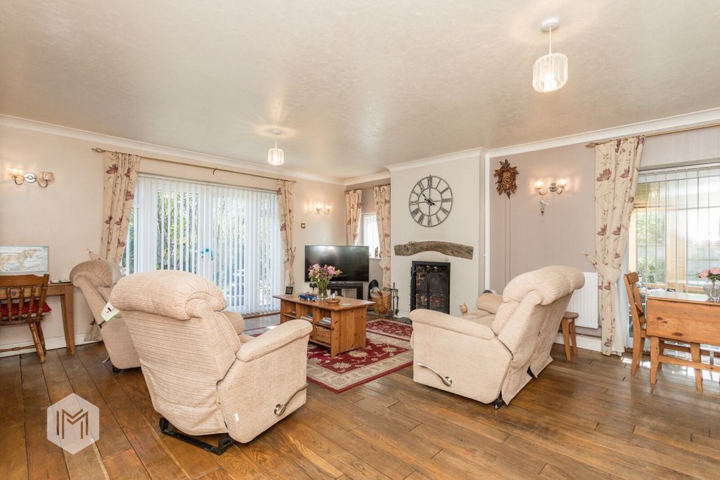 Property photo 3 of 34 Picture No. 25