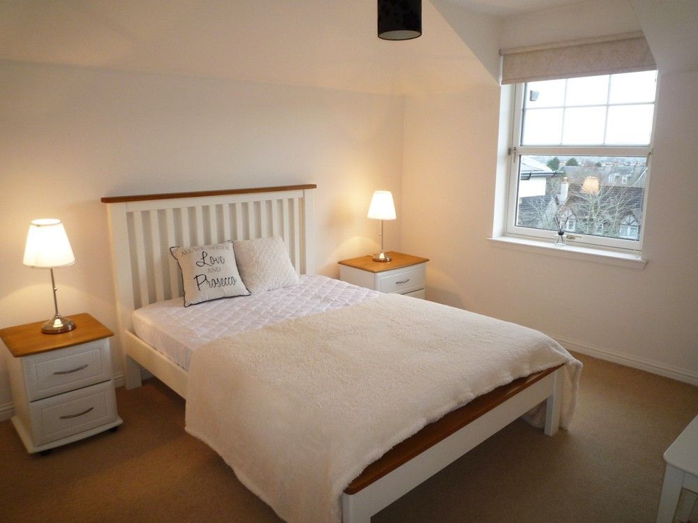 Property photo 3 of 11 Morningfieldmews34(H)