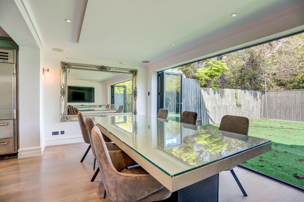 Property photo 3 of 30 Diningarea3