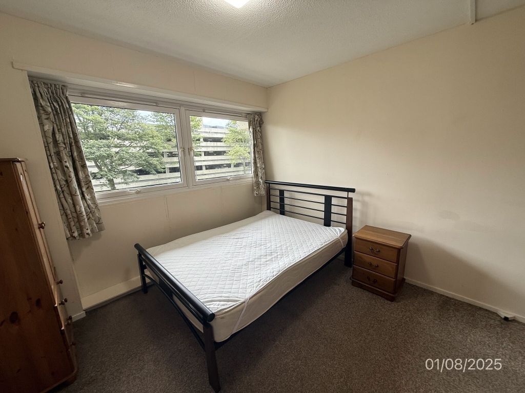 Property photo 3 of 10 Double Bedroom 1