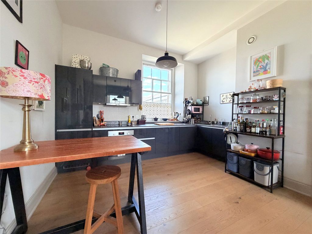 Property photo 3 of 11 Picture No. 17