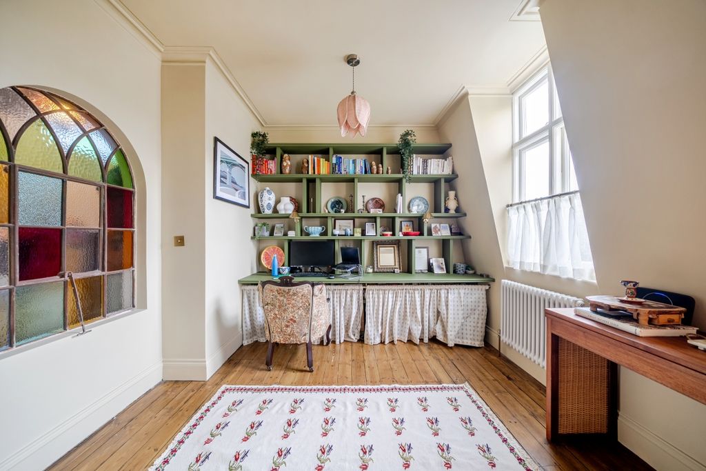 Property photo 2 of 13 1369106-13-68F61A...