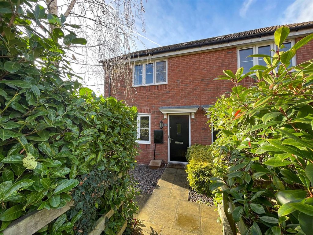 Property photo 1 of 19 Front Garden