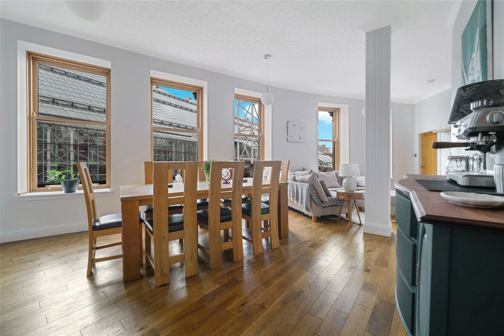 Property photo 1 of 18 Picture No. 08