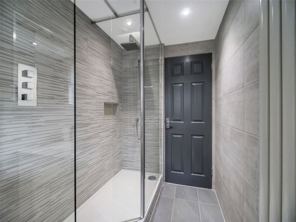 Property photo 3 of 21 Picture No. 07