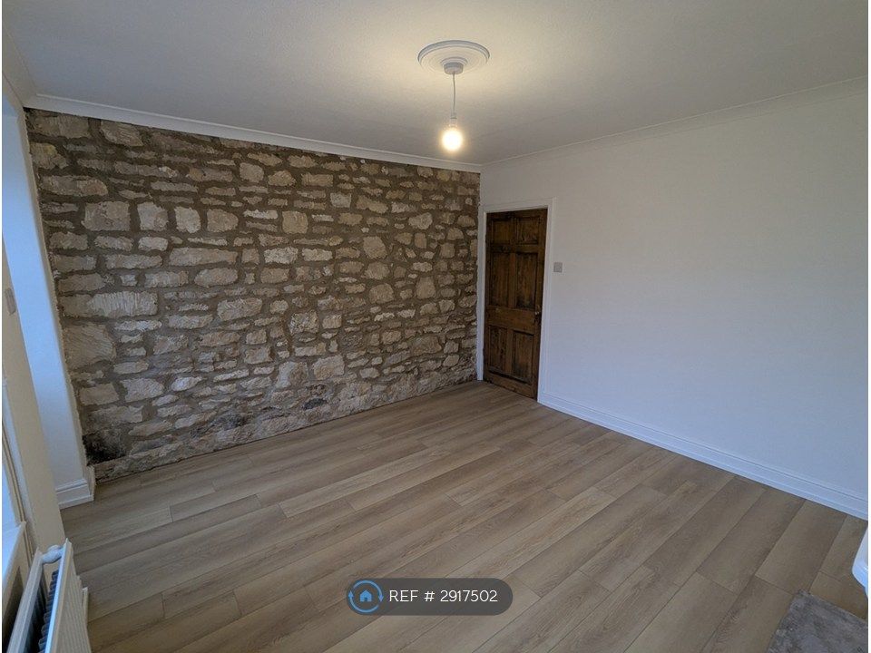 Property photo 3 of 33