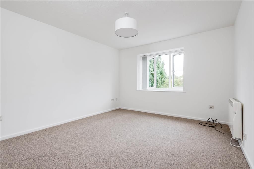 Property photo 3 of 10 Living Room