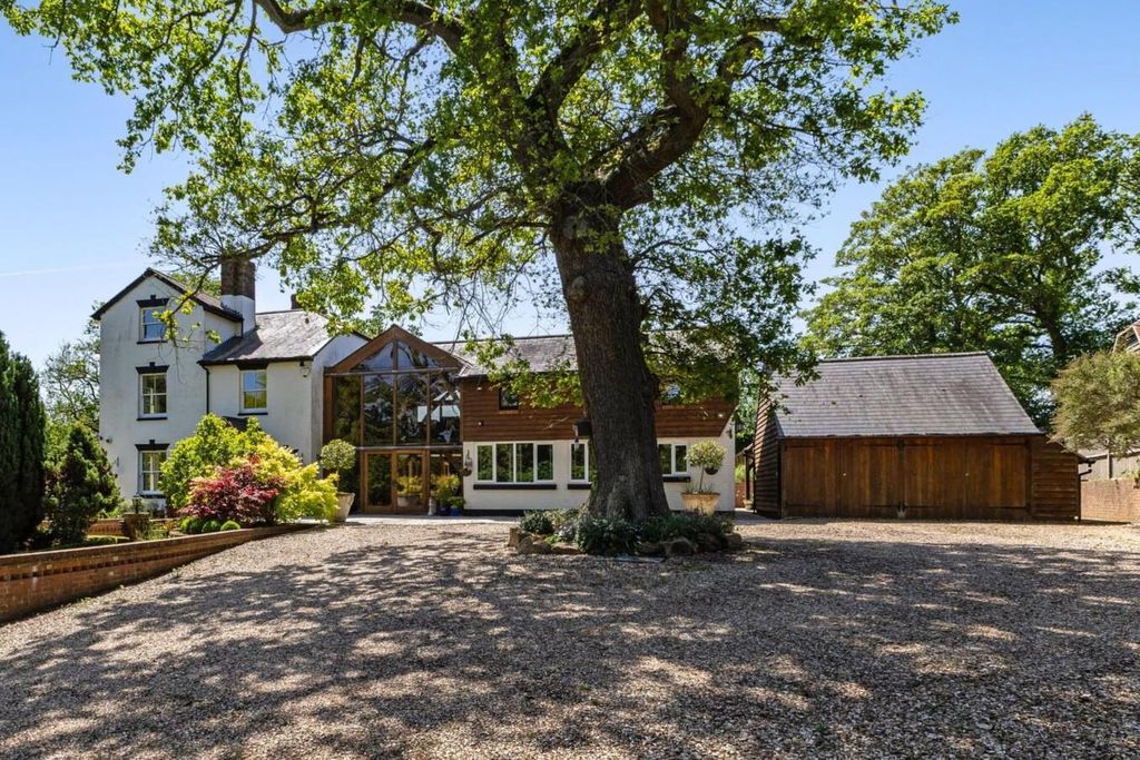 5 bed detached house for saleSteventon, Basingstoke, Hampshire RG25 photo 4