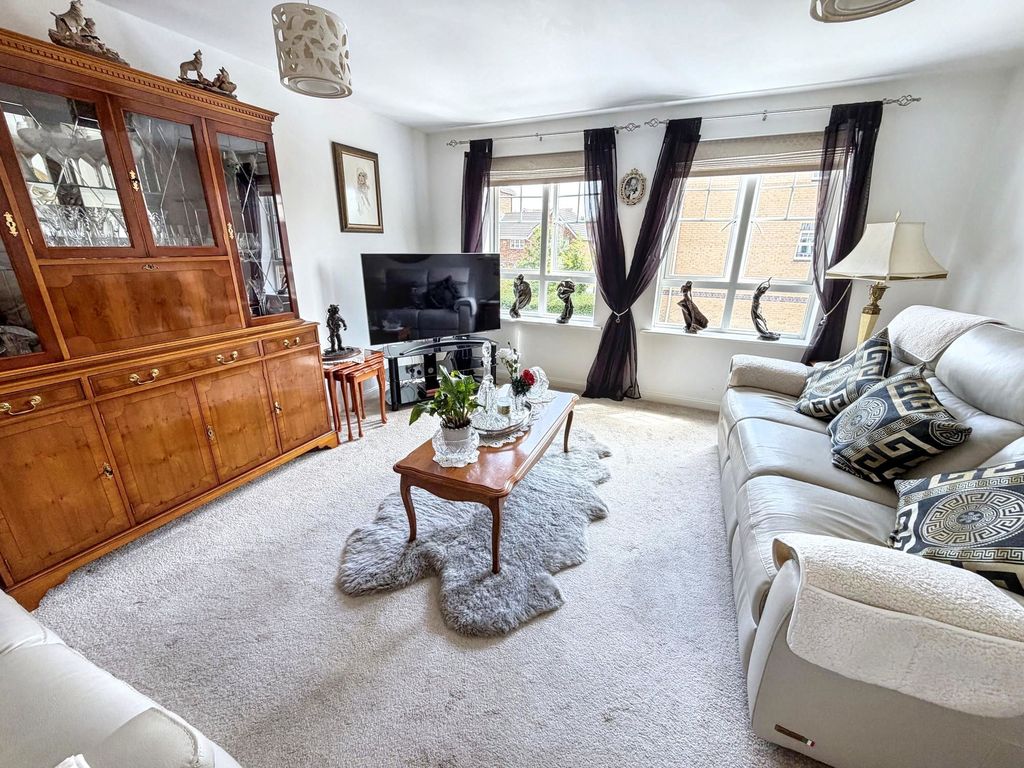 Property photo 2 of 9