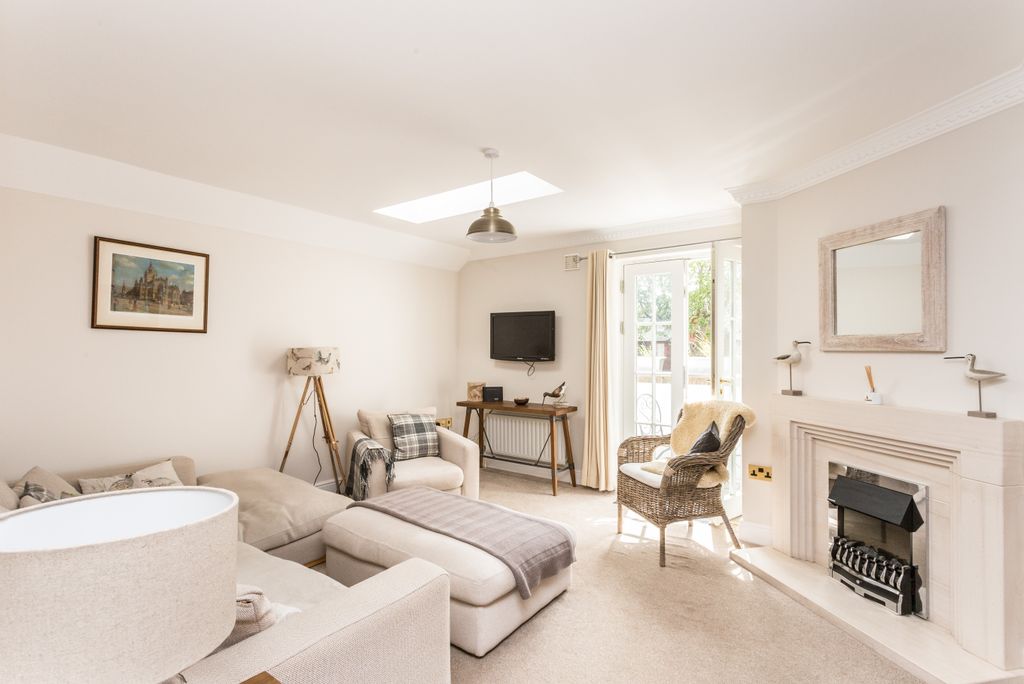 Property photo 2 of 27 Property Image 2