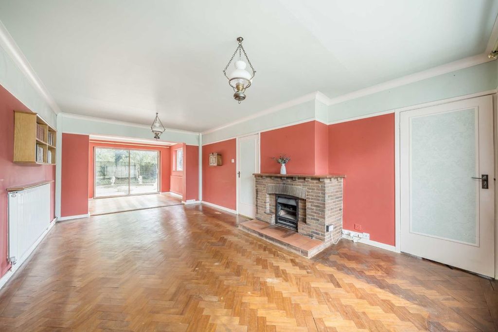 Property photo 2 of 8