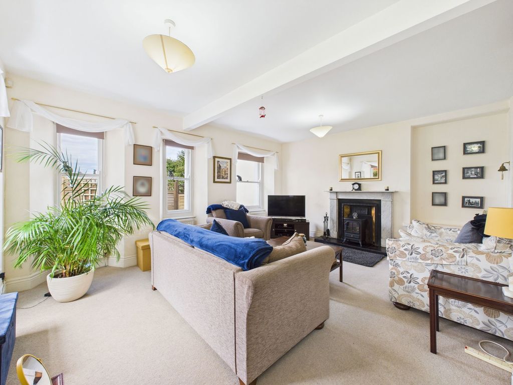 Property photo 2 of 26