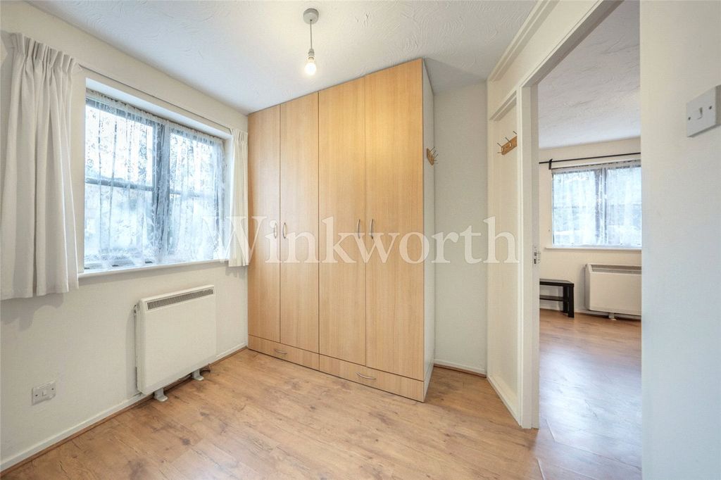 Property photo 3 of 8 Picture No. 04