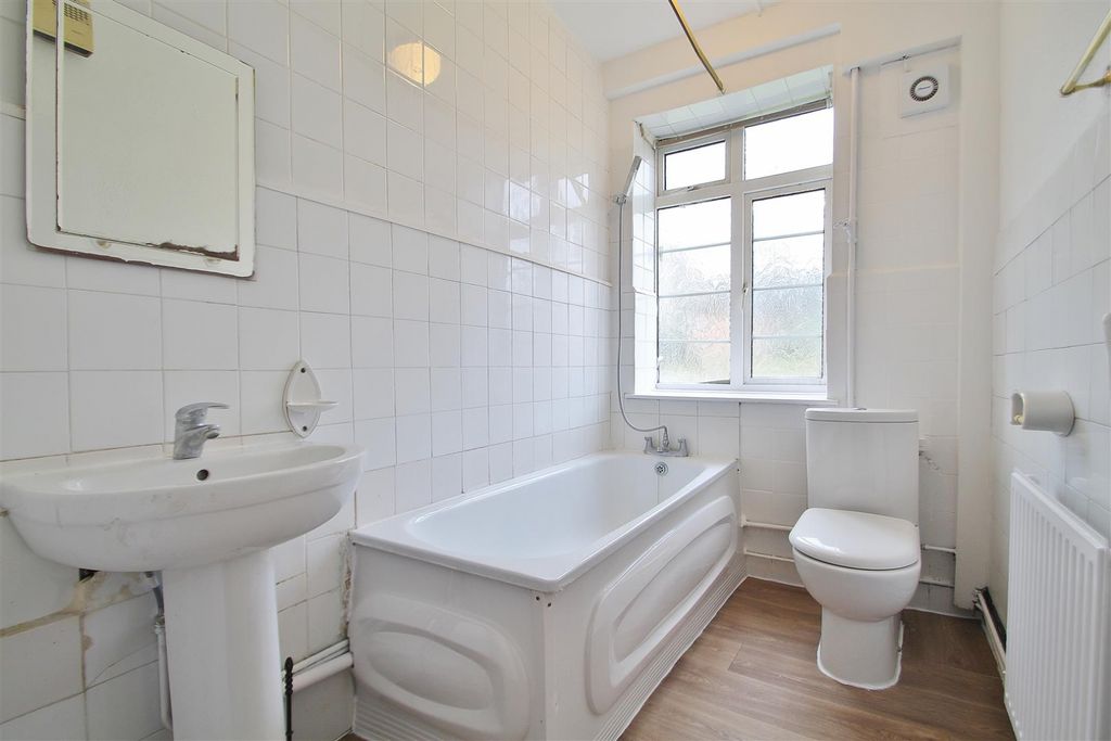 Property photo 3 of 6 Gallery