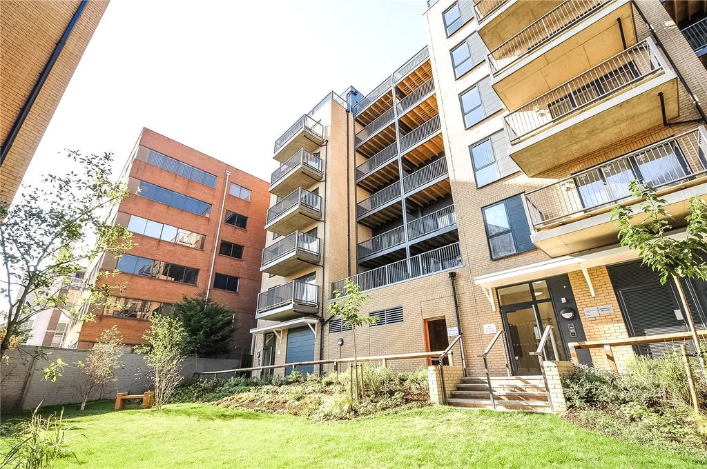 Property photo 3 of 8 Picture No. 12