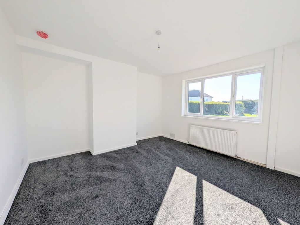 Property photo 2 of 15 Lounge