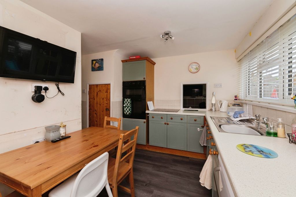 Property photo 1 of 16 Kitchen Diner