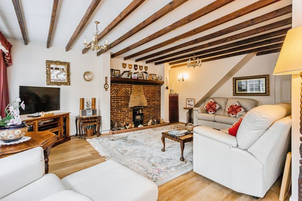 Property photo 2 of 20