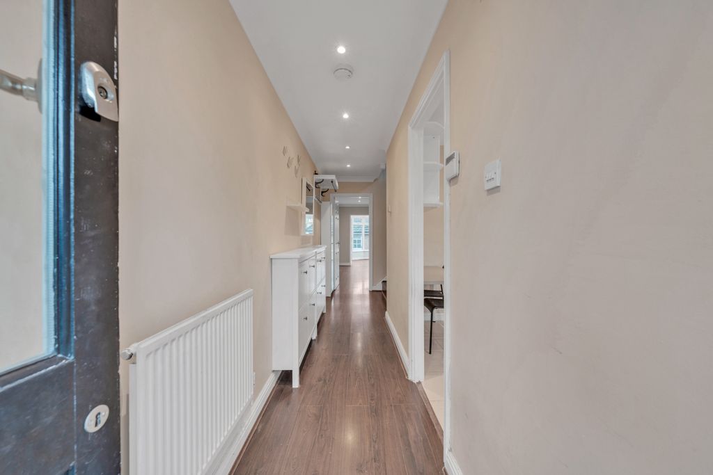 Property photo 3 of 15 Picture No. 32