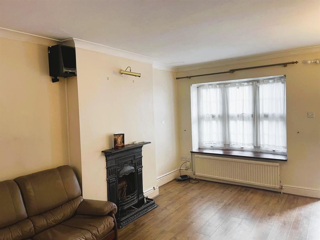 Property photo 2 of 15 4c99F0Df-A87E-41Ba-9B6A-0F70B4403B00.Jpeg