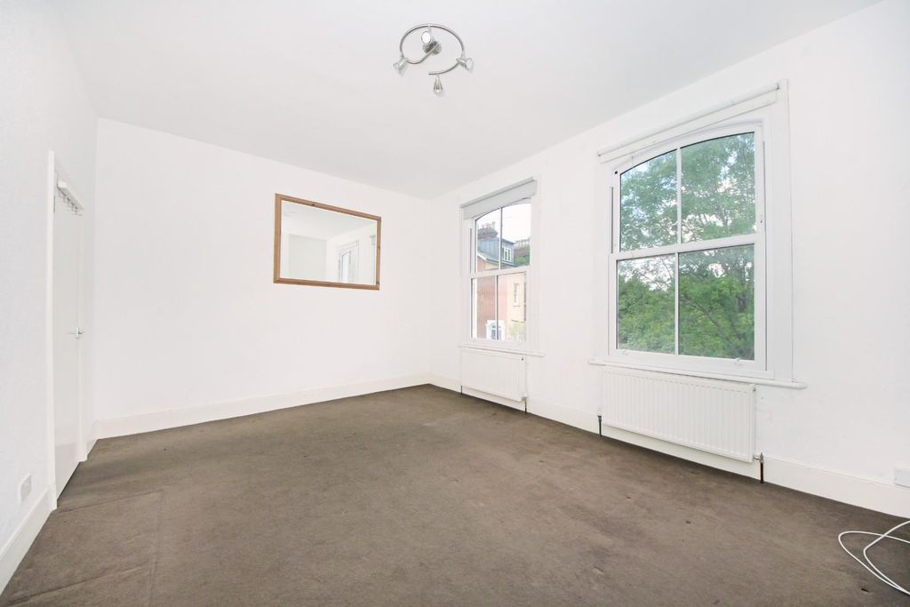 Property photo 3 of 8