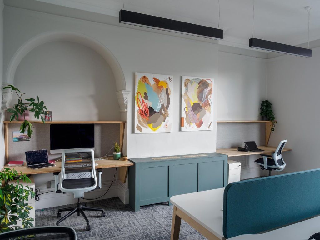 Property photo 2 of 5 10 Person Office (4)(1).Jpg