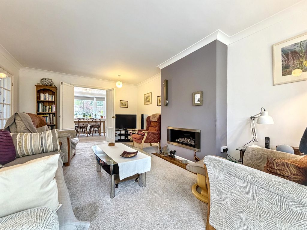 Property photo 3 of 27