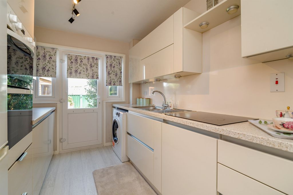 Property photo 2 of 18
