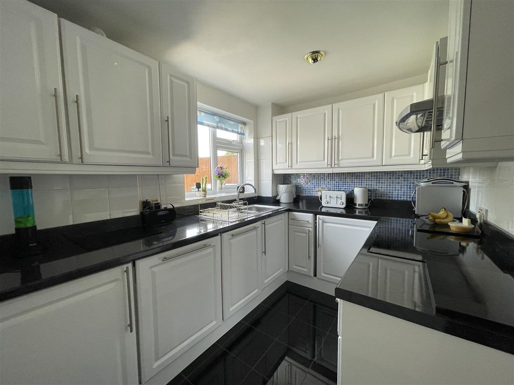 Property photo 3 of 13 Baywell - 8 Kitchen.Jpeg