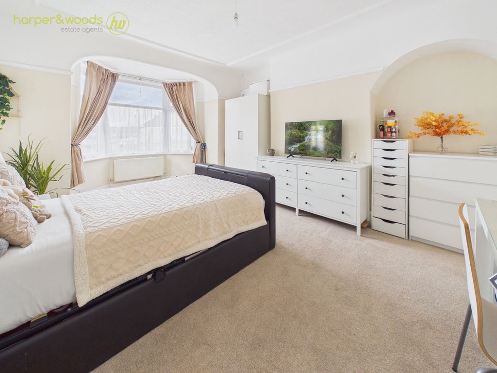 Property photo 2 of 40