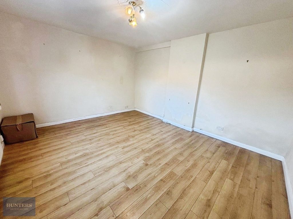 Property photo 3 of 14 2