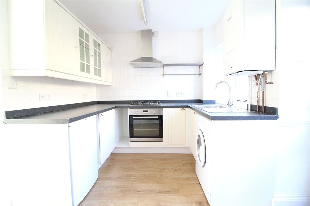 Property photo 3 of 10 Picture No. 32