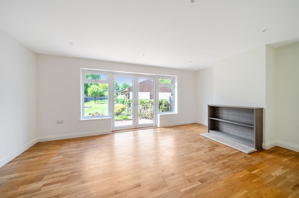 Property photo 3 of 13 1429639-8-6A05B9B...