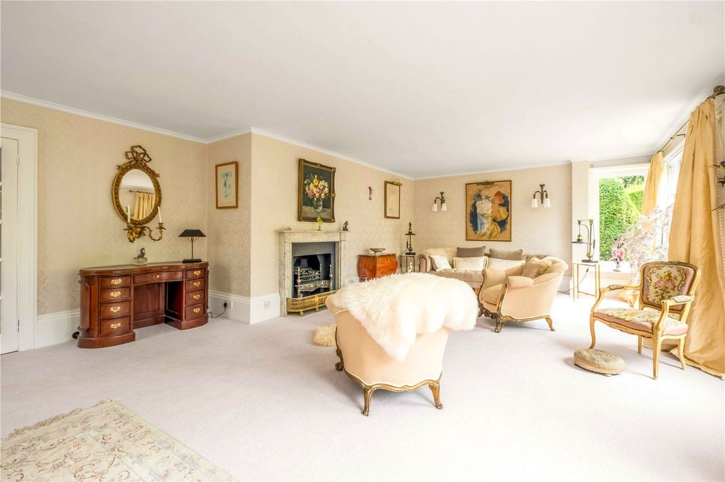Property photo 3 of 19 Drawing Room