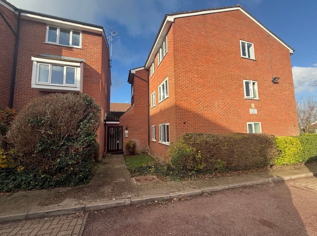 Property photo 1 of 8