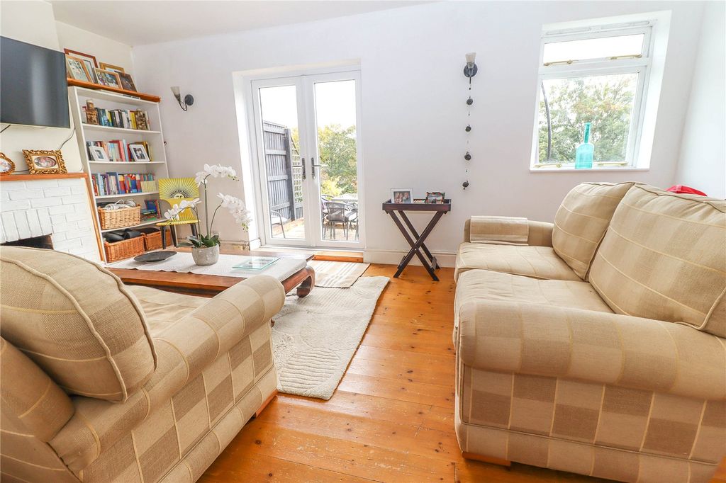 Property photo 3 of 26 Picture No. 12