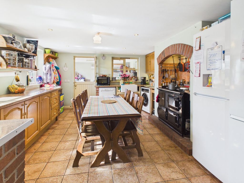 Property photo 3 of 23