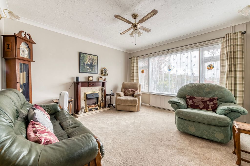 Property photo 3 of 19