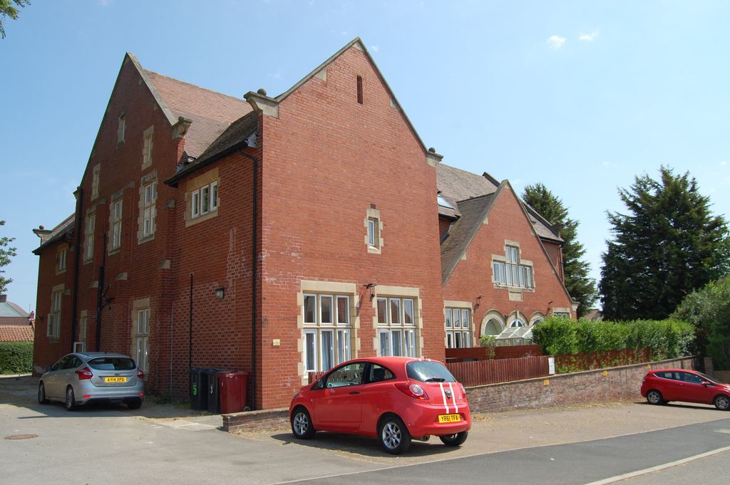 Property photo 2 of 18