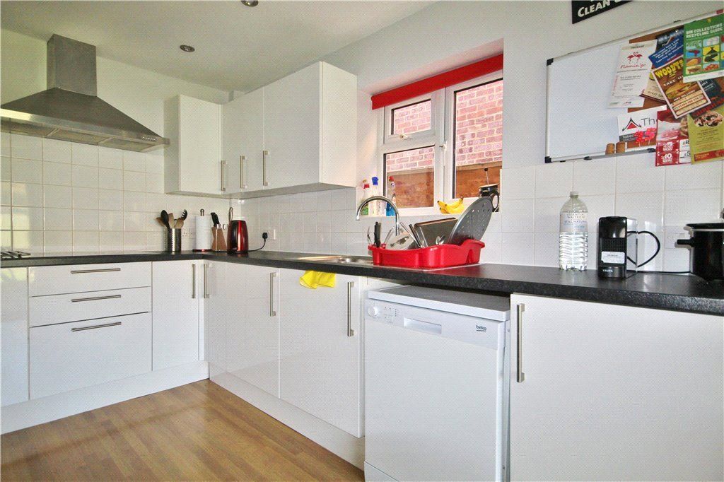 Property photo 3 of 6 Kitchen