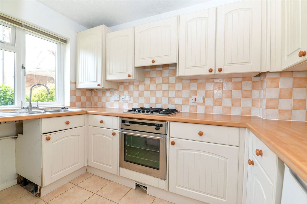Property photo 2 of 15 Picture No. 28
