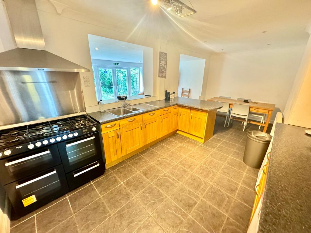 Property photo 2 of 13 Image