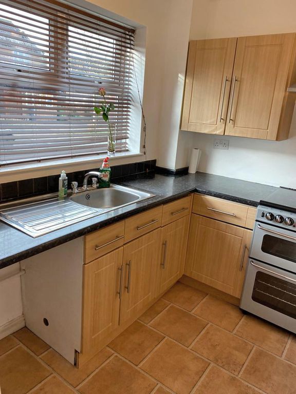 Property photo 3 of 8 Kitchen .Jpg