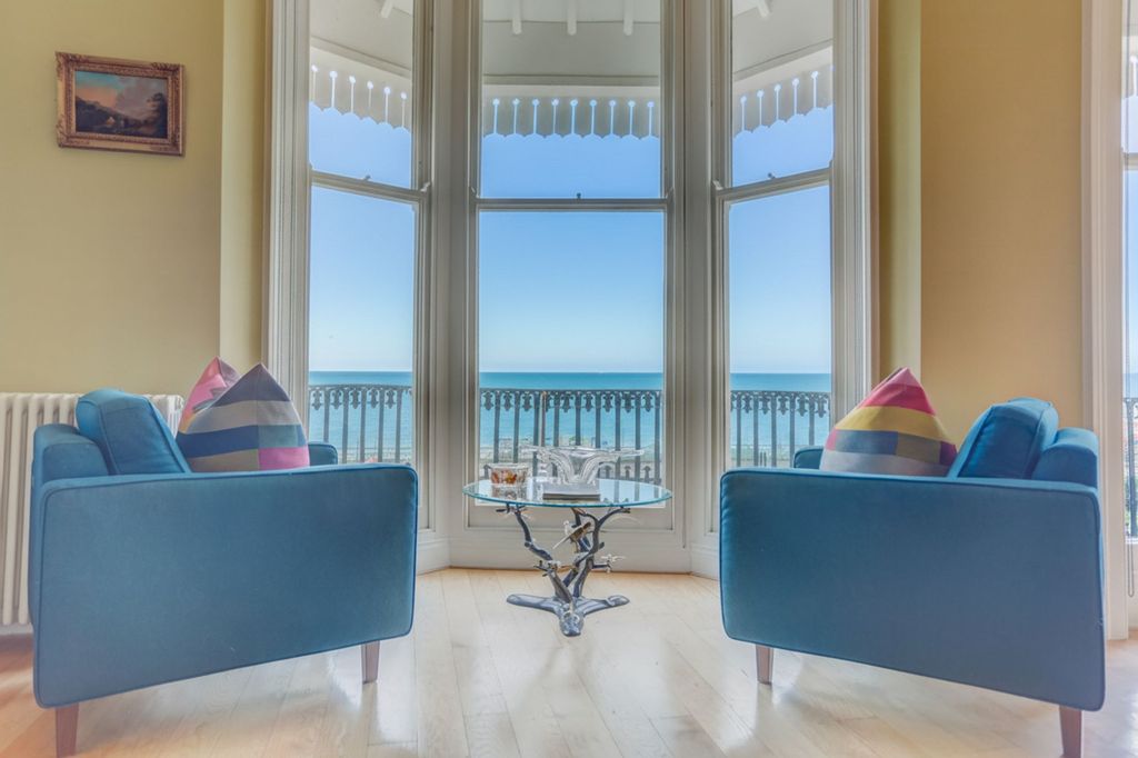 Property photo 2 of 32