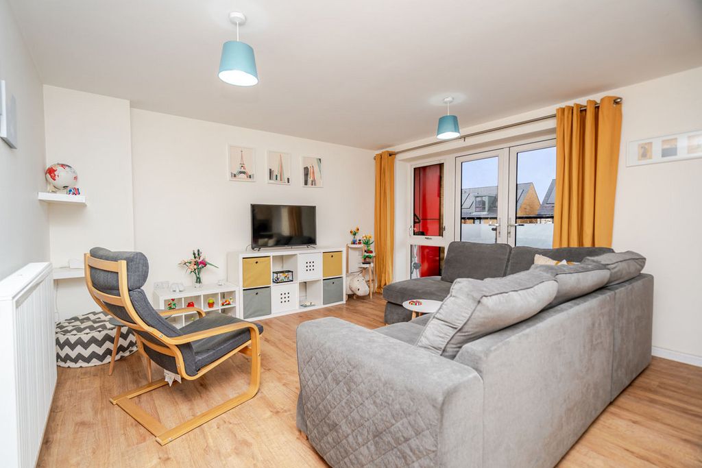 Property photo 2 of 13